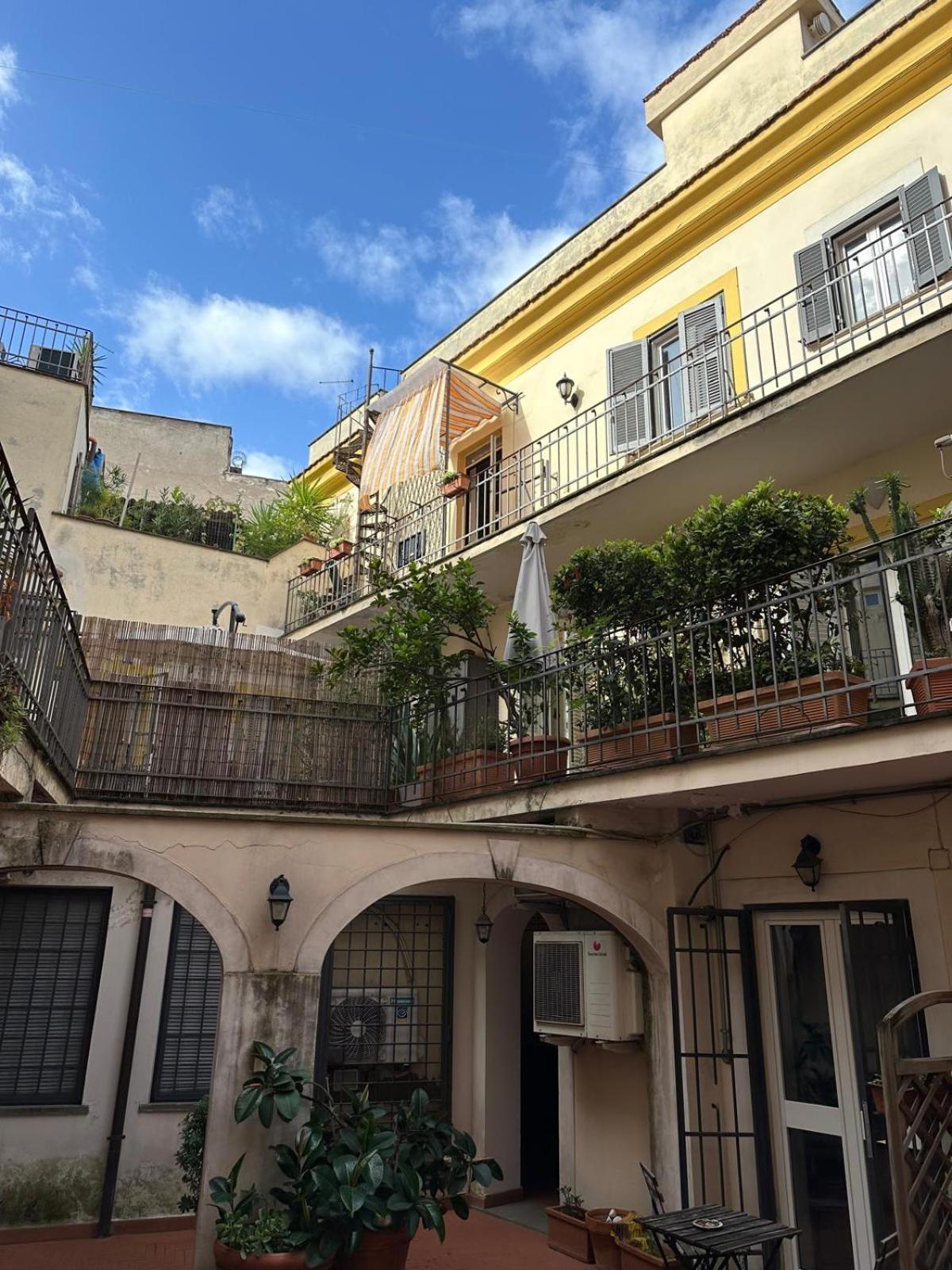Interno Otto * Roma